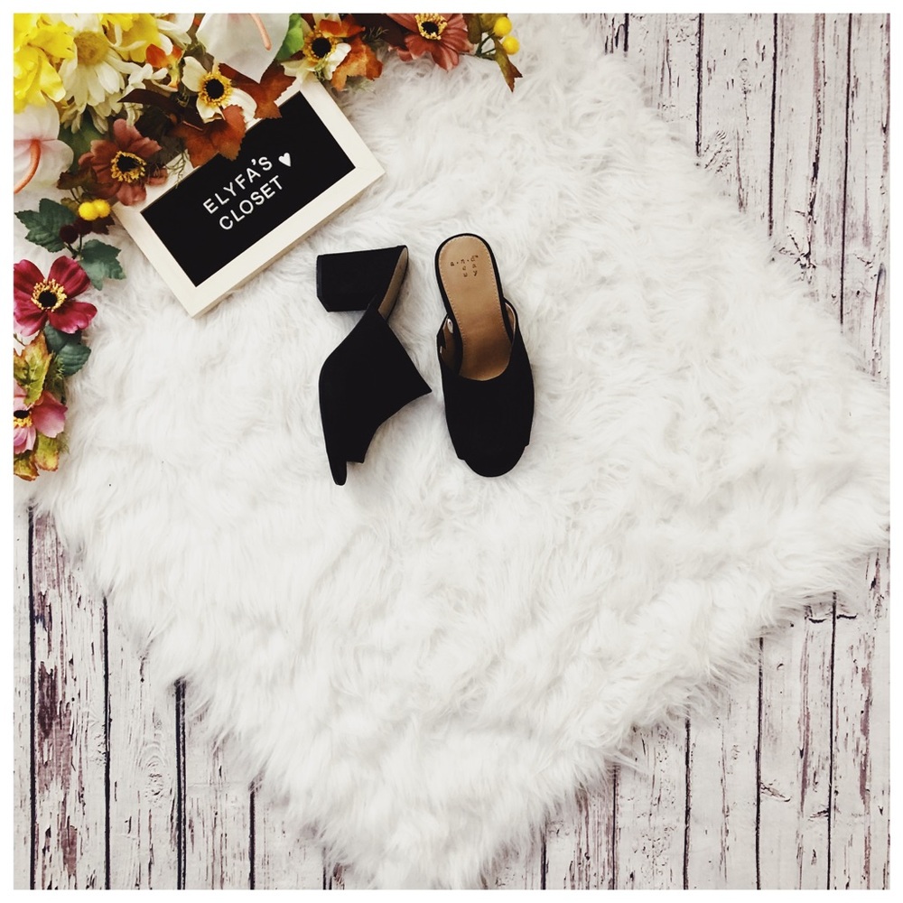 ❌SOLD❌ • h e e l e d m u le s •